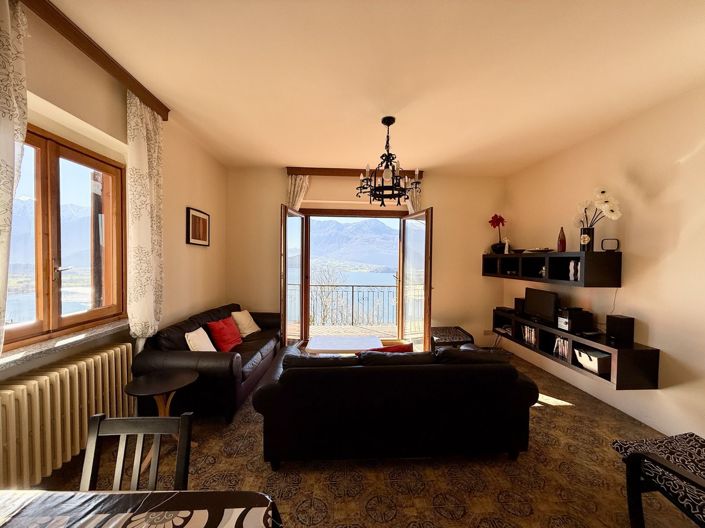 Image No.6-6 Bed Property for sale