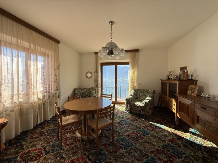 Image No.9-6 Bed Property for sale