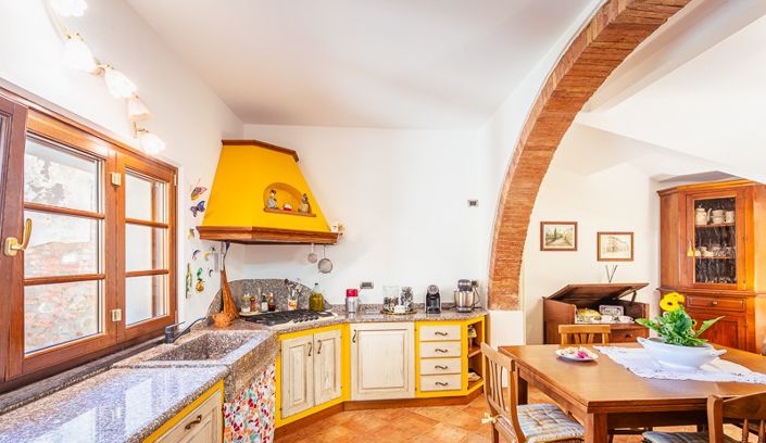 Image No.9-2 Bed House for sale