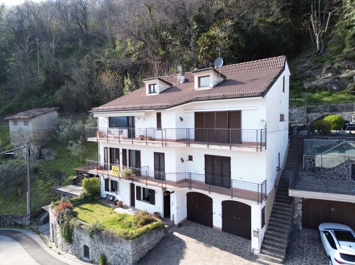 Image No.1-4 Bed House for sale