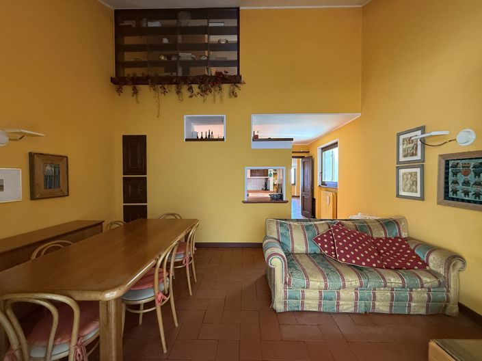 Image No.10-4 Bed House for sale