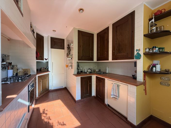 Image No.8-4 Bed House for sale