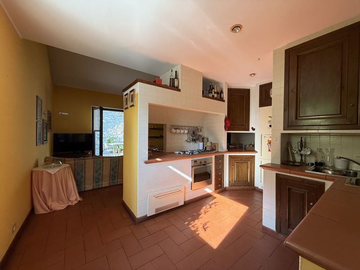 Image No.9-4 Bed House for sale