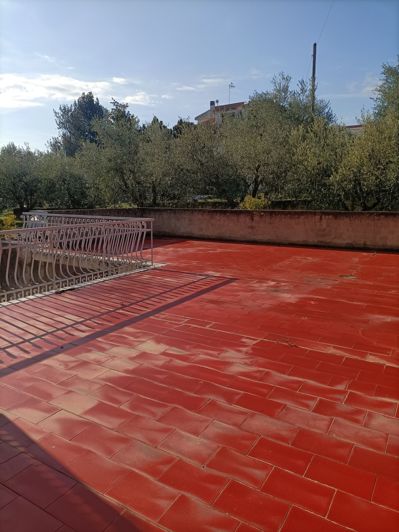 Image No.19-5 Bed Property for sale