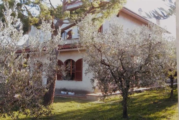 Image No.3-5 Bed Property for sale