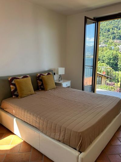 Image No.10-3 Bed Apartment for sale