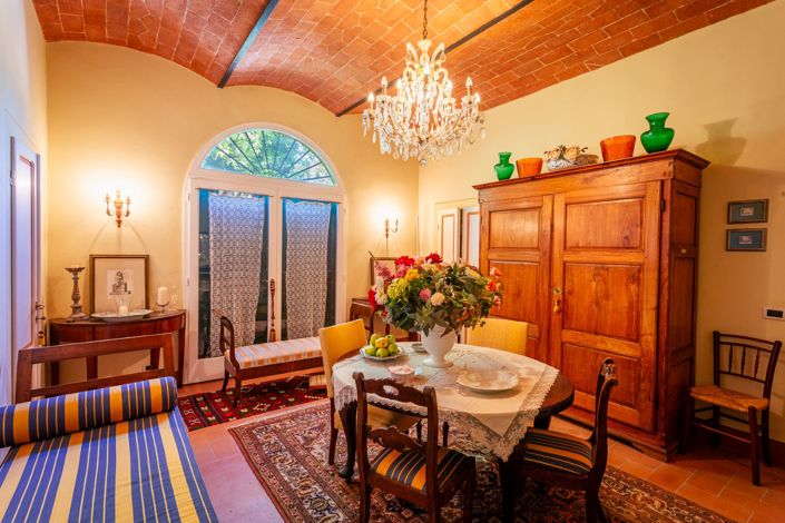 Image No.9-4 Bed Property for sale