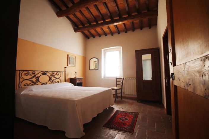 Image No.15-6 Bed Semi-Detached for sale