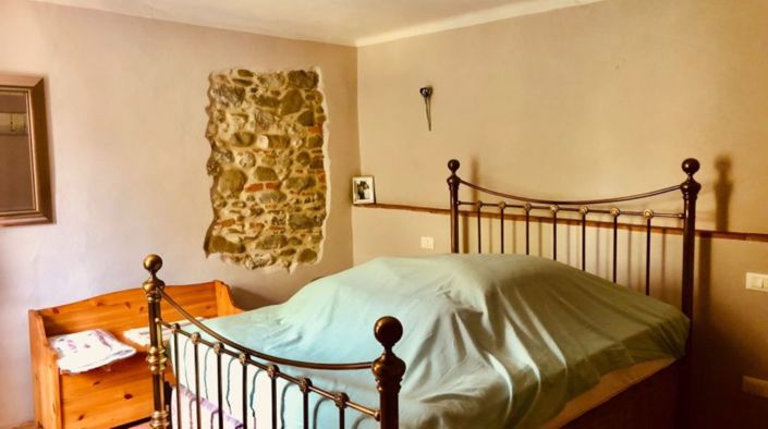 Image No.9-2 Bed House for sale