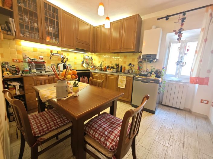 Image No.5-2 Bed House for sale