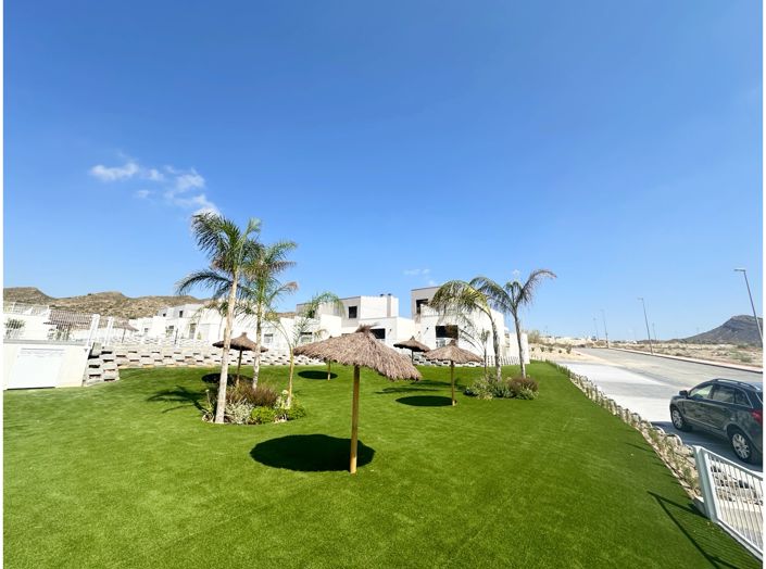 Image No.13-2 Bed Townhouse for sale