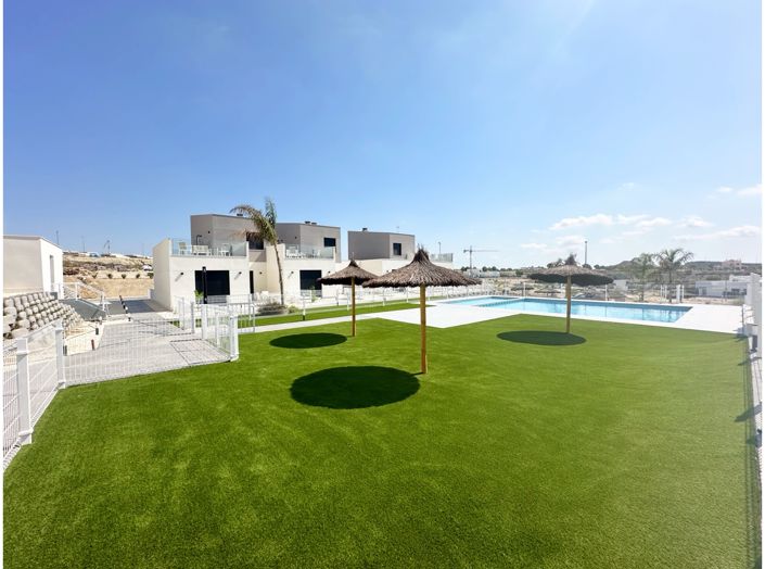 Image No.14-2 Bed Townhouse for sale