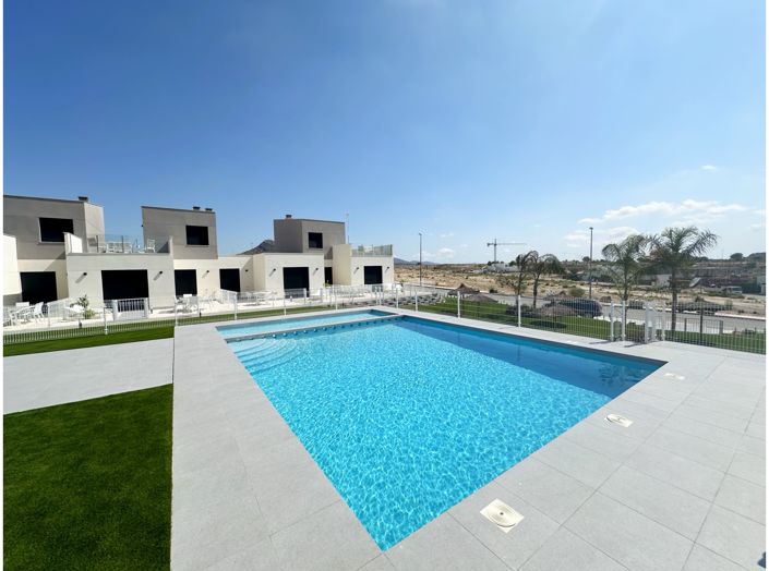 Image No.6-2 Bed Townhouse for sale