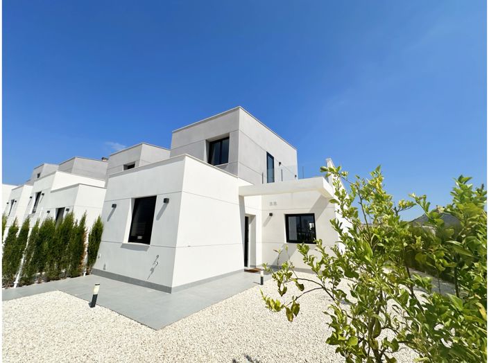 Image No.1-3 Bed Townhouse for sale