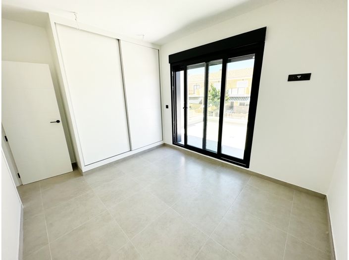 Image No.18-3 Bed Villa for sale