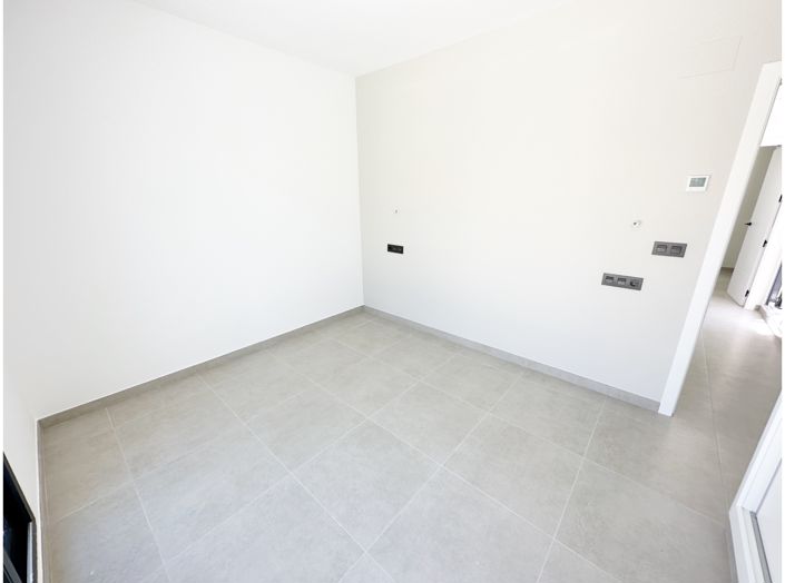 Image No.20-3 Bed Villa for sale