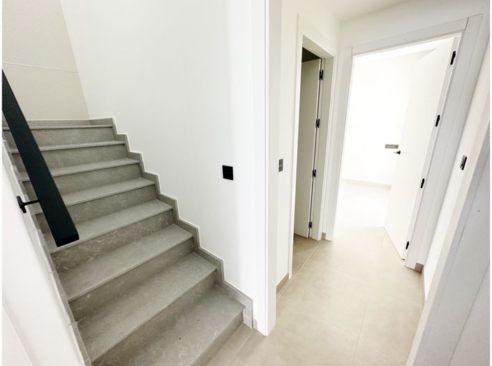 Image No.9-3 Bed Villa for sale