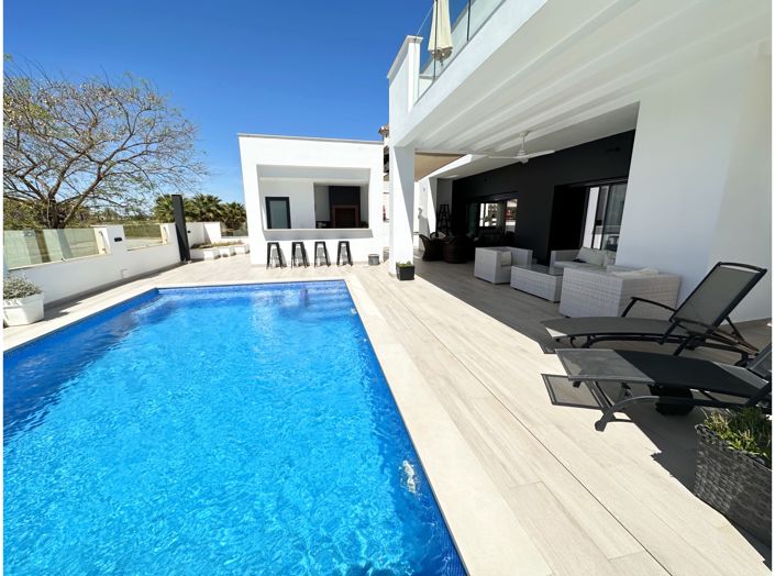 Image No.12-5 Bed Villa for sale