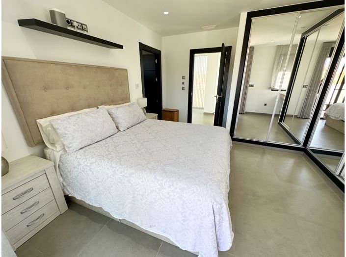 Image No.41-5 Bed Villa for sale