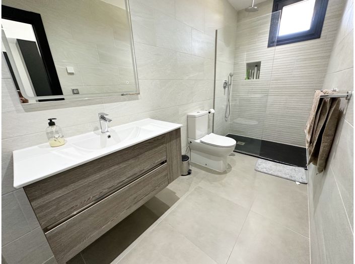 Image No.52-5 Bed Villa for sale