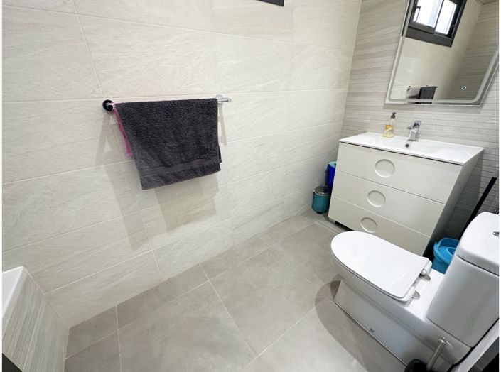 Image No.58-5 Bed Villa for sale