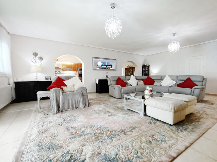 Image No.2-6 Bed Villa for sale