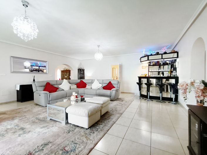 Image No.5-6 Bed Villa for sale