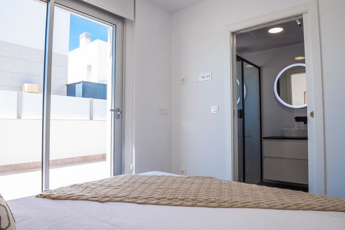 Image No.10-3 Bed Villa for sale