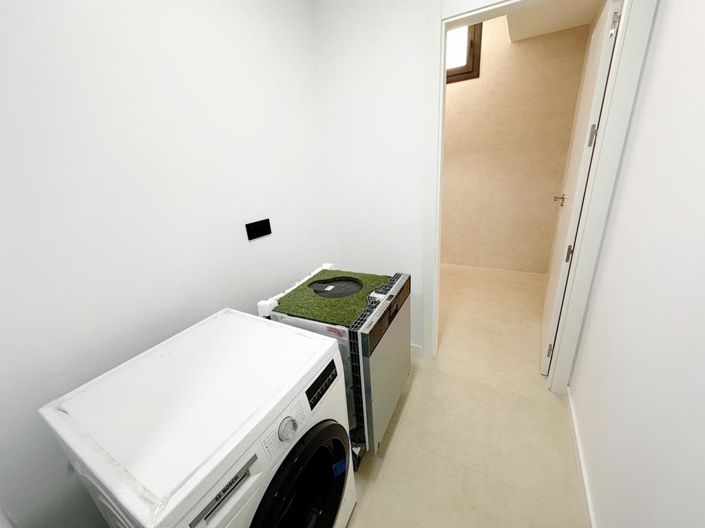 Image No.28-4 Bed Villa for sale