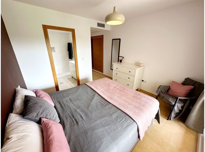 Image No.25-2 Bed Apartment for sale