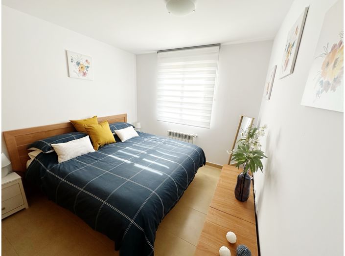 Image No.16-2 Bed Townhouse for sale