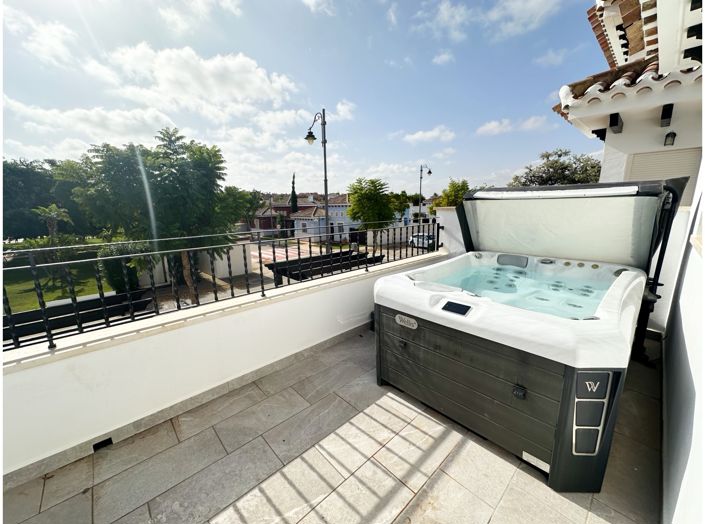 Image No.21-2 Bed Townhouse for sale