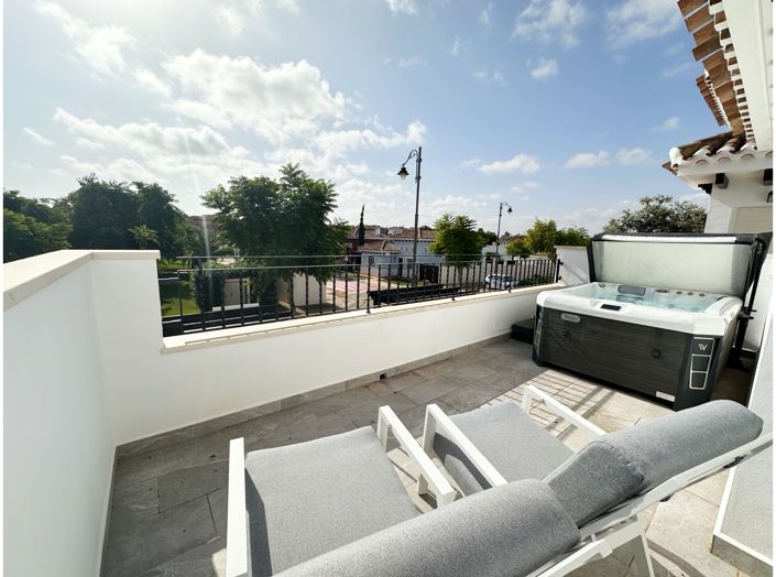 Image No.22-2 Bed Townhouse for sale