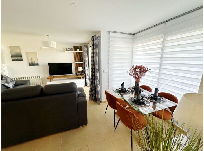 Image No.6-2 Bed Townhouse for sale