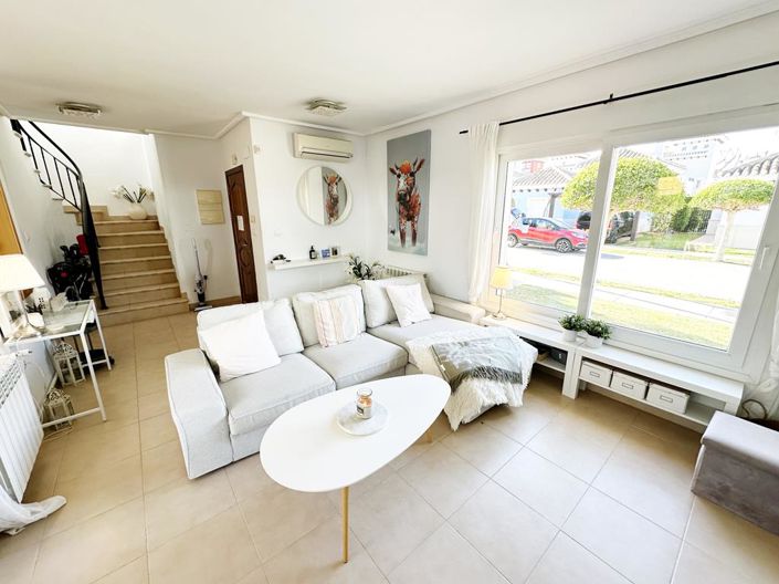 Image No.3-3 Bed Villa for sale