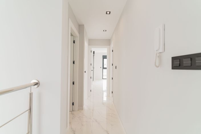 Image No.12-4 Bed Villa for sale