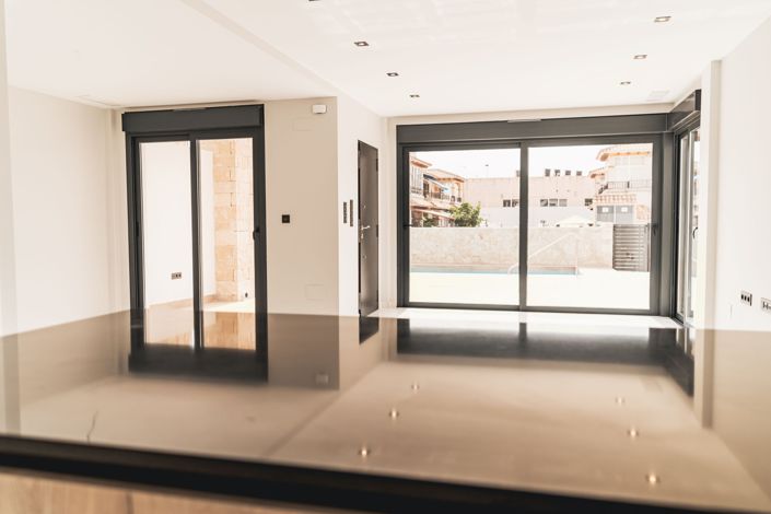 Image No.4-4 Bed Villa for sale