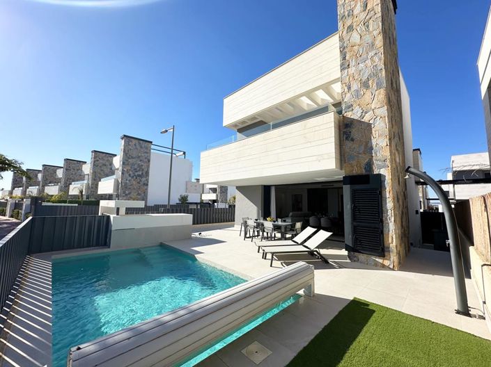 Image No.6-4 Bed Villa for sale