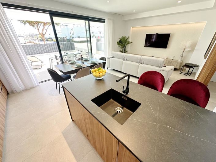 Image No.7-4 Bed Villa for sale