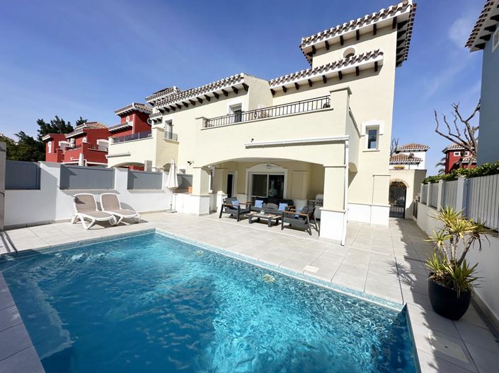 Image No.1-3 Bed Villa for sale