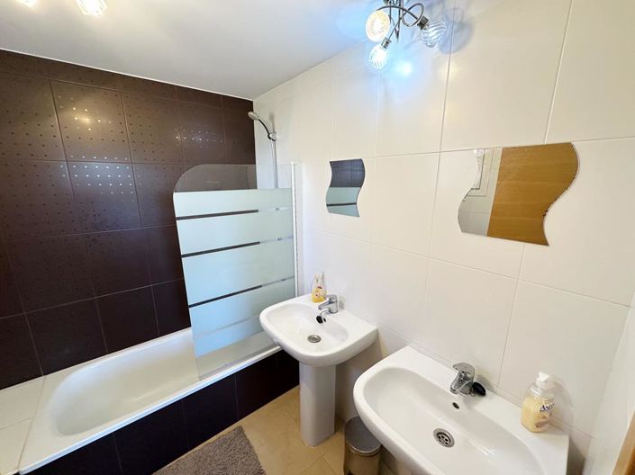 Image No.10-2 Bed Apartment for sale