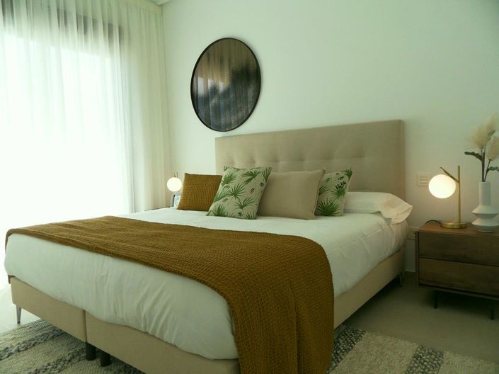 Image No.17-4 Bed Townhouse for sale