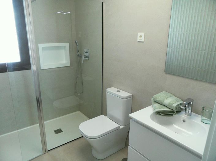 Image No.19-4 Bed Townhouse for sale