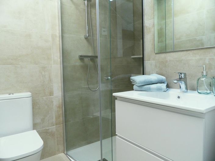 Image No.20-4 Bed Townhouse for sale