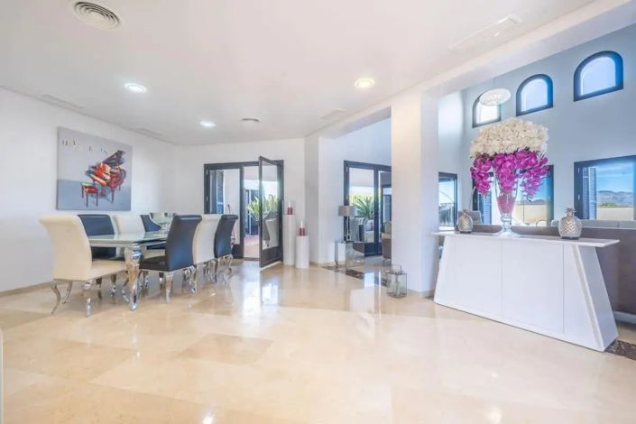 Image No.5-5 Bed Villa for sale