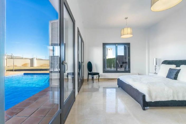 Image No.9-5 Bed Villa for sale