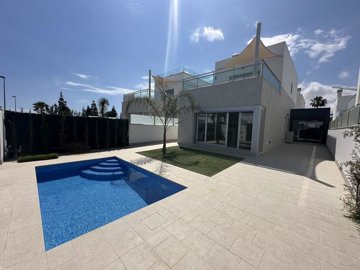 4 Bed Villa for sale