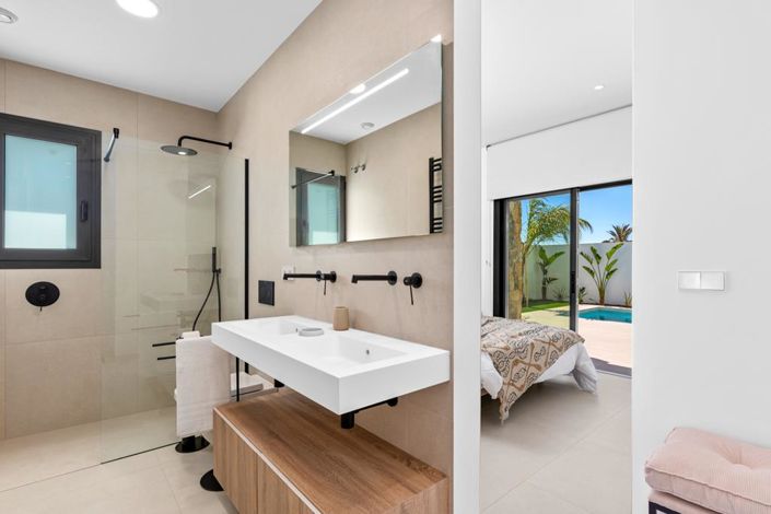 Image No.8-3 Bed Villa for sale