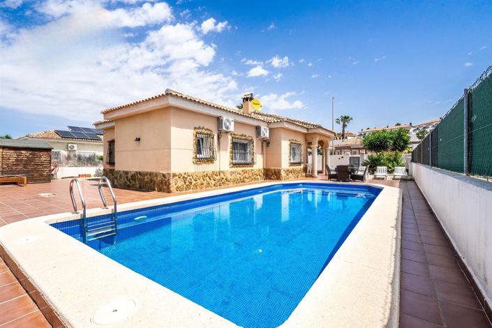 Image No.1-4 Bed Villa for sale