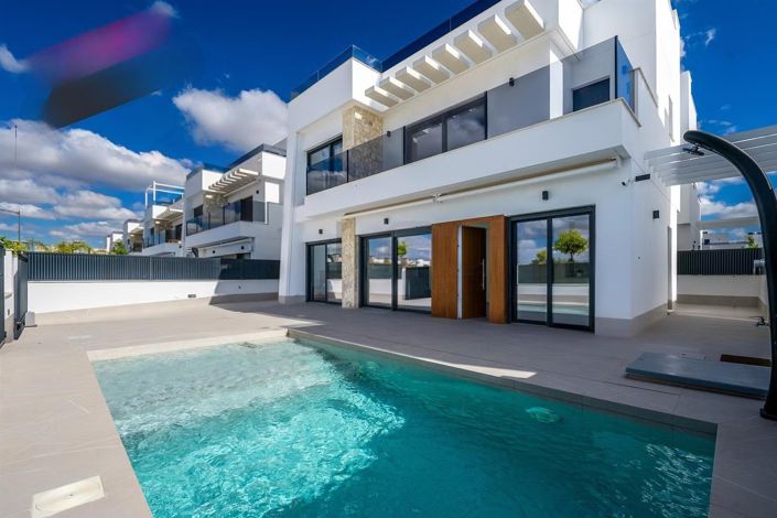 Image No.1-3 Bed Villa for sale